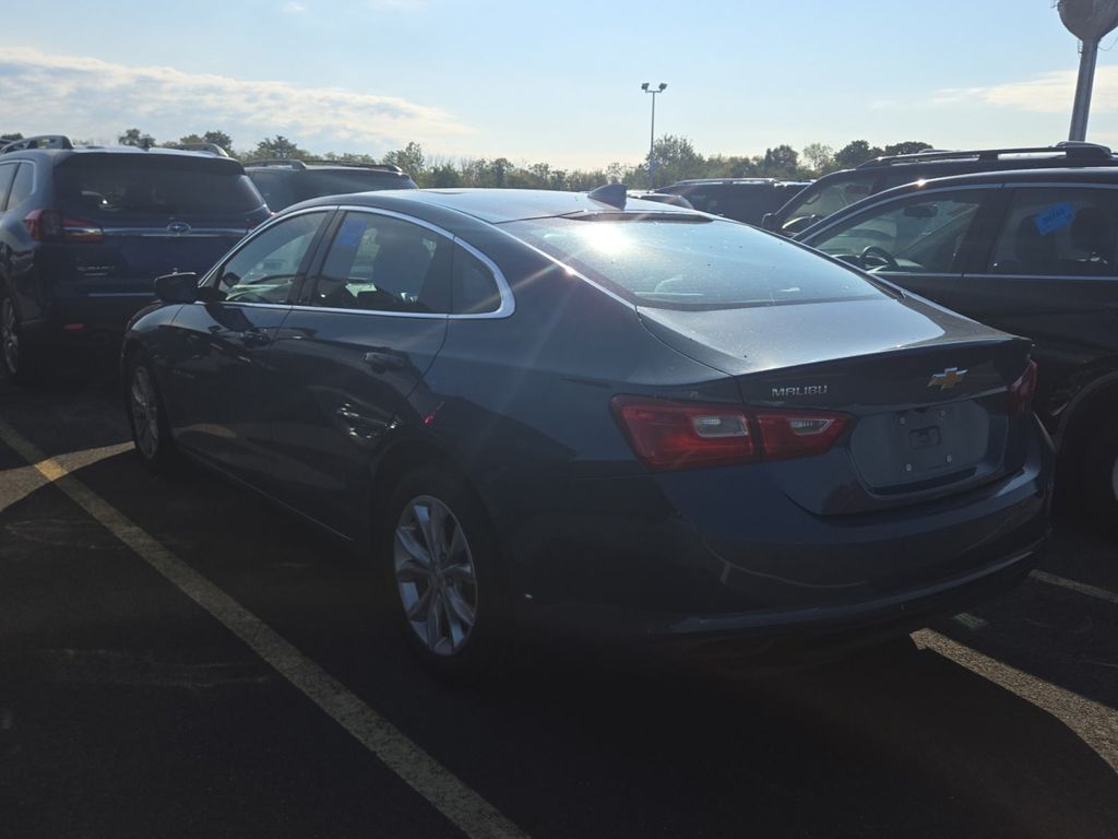 2024 Chevrolet Malibu 1LT photo 3