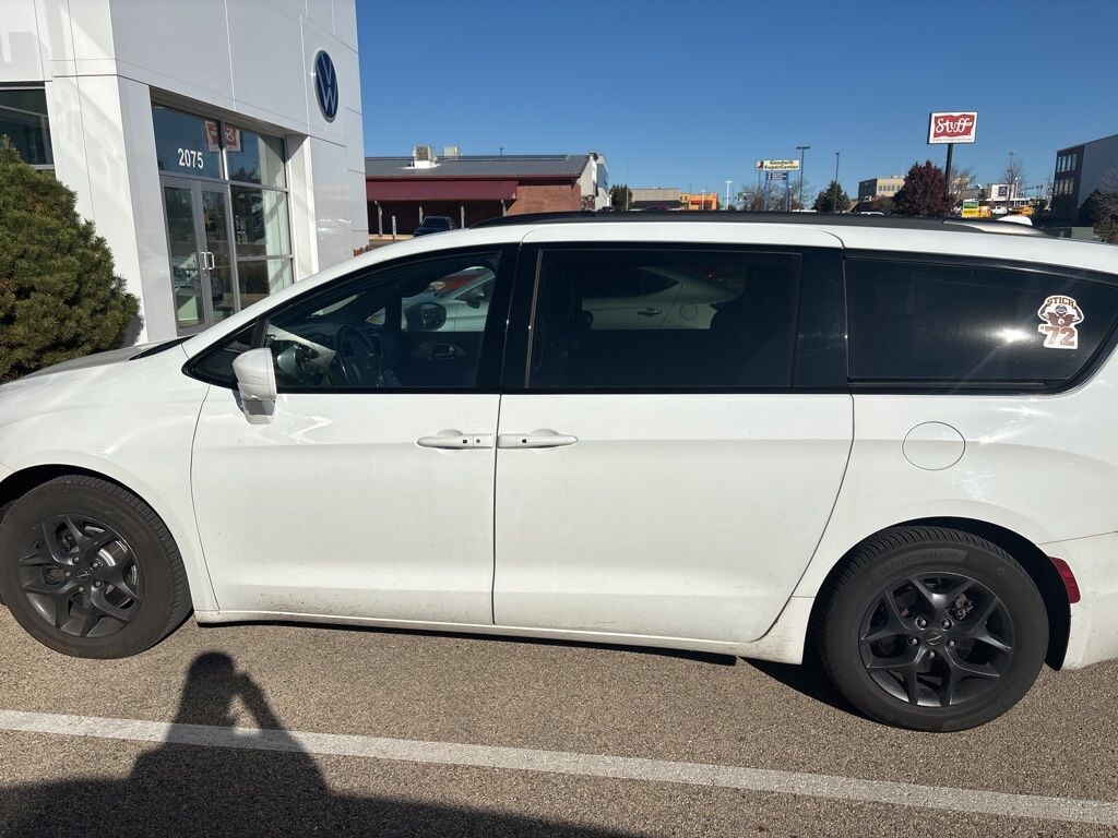 Used 2018 Chrysler Pacifica Touring L Plus Van