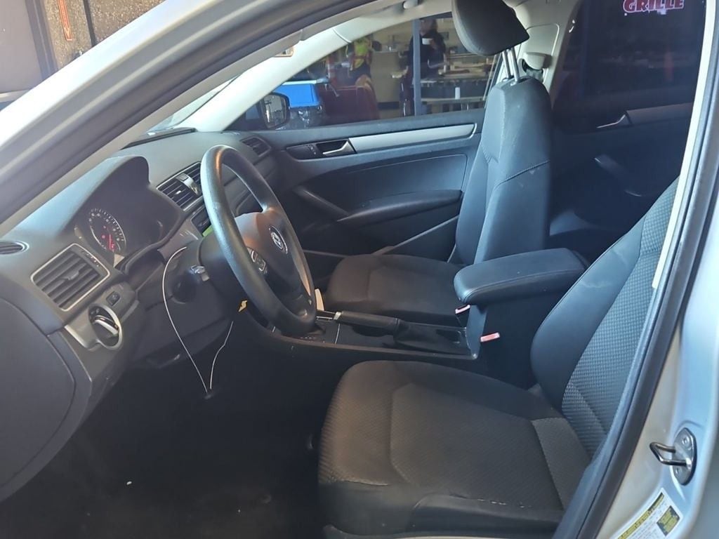 Used 2014 Volkswagen Passat 1.8T Sedan