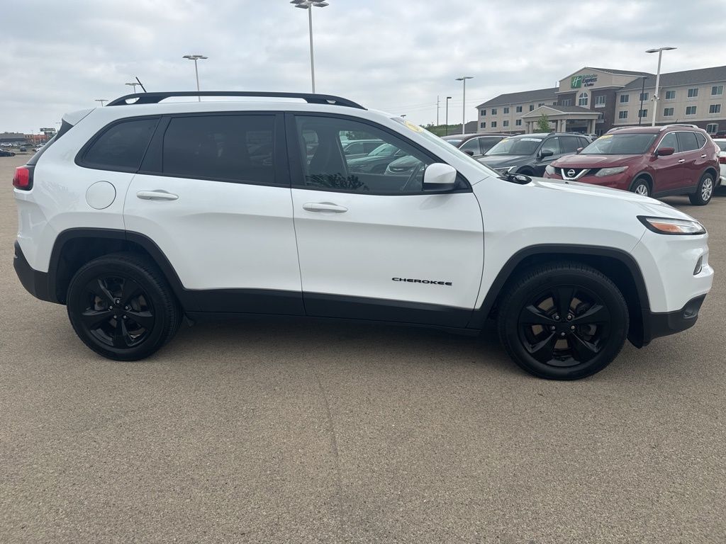Used 2018 Jeep Cherokee Latitude with VIN 1C4PJLCX4JD551919 for sale in Dubuque, IA