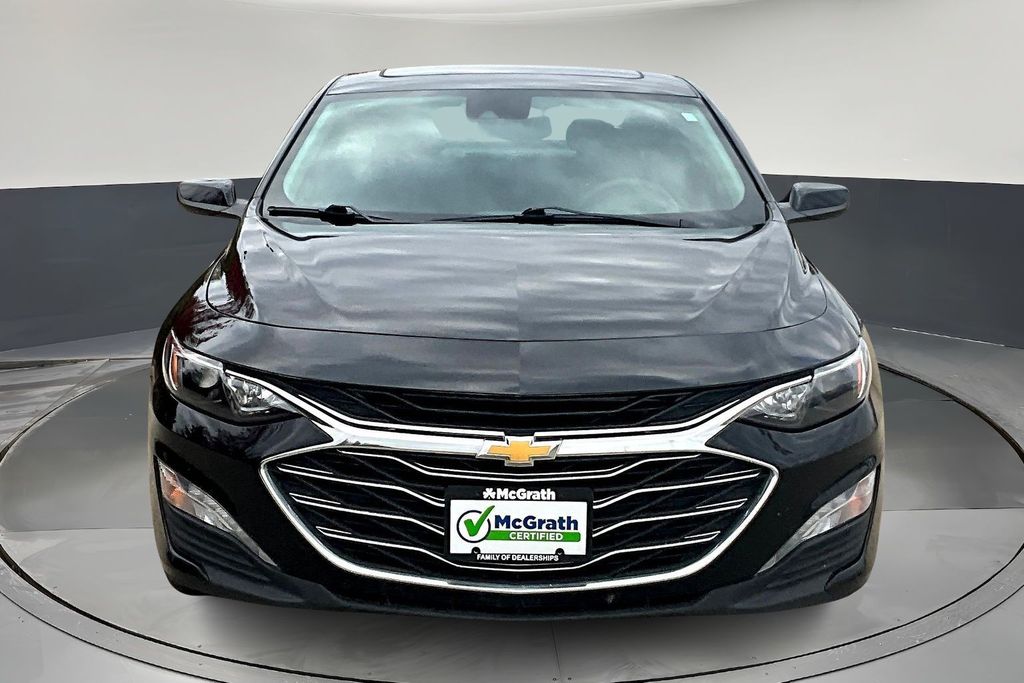 2024 Chevrolet Malibu 1LT photo 2