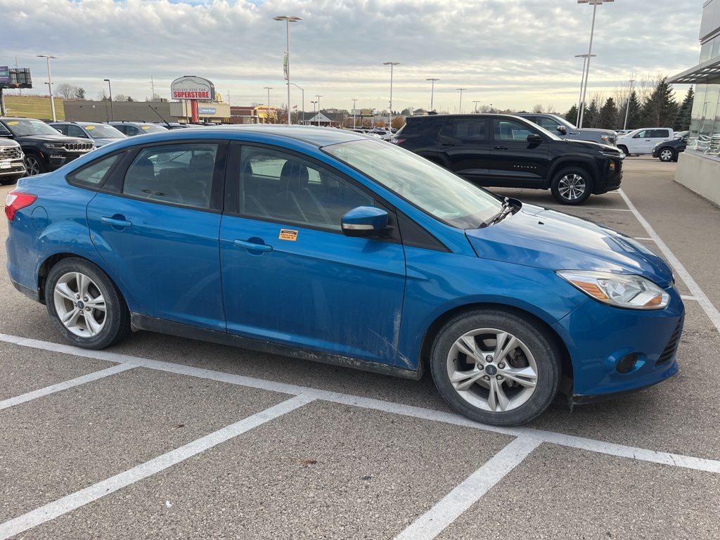 2014 Ford Focus SE photo 2
