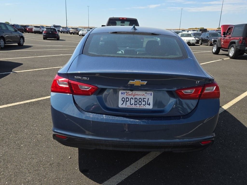 2024 Chevrolet Malibu 1LT photo 2