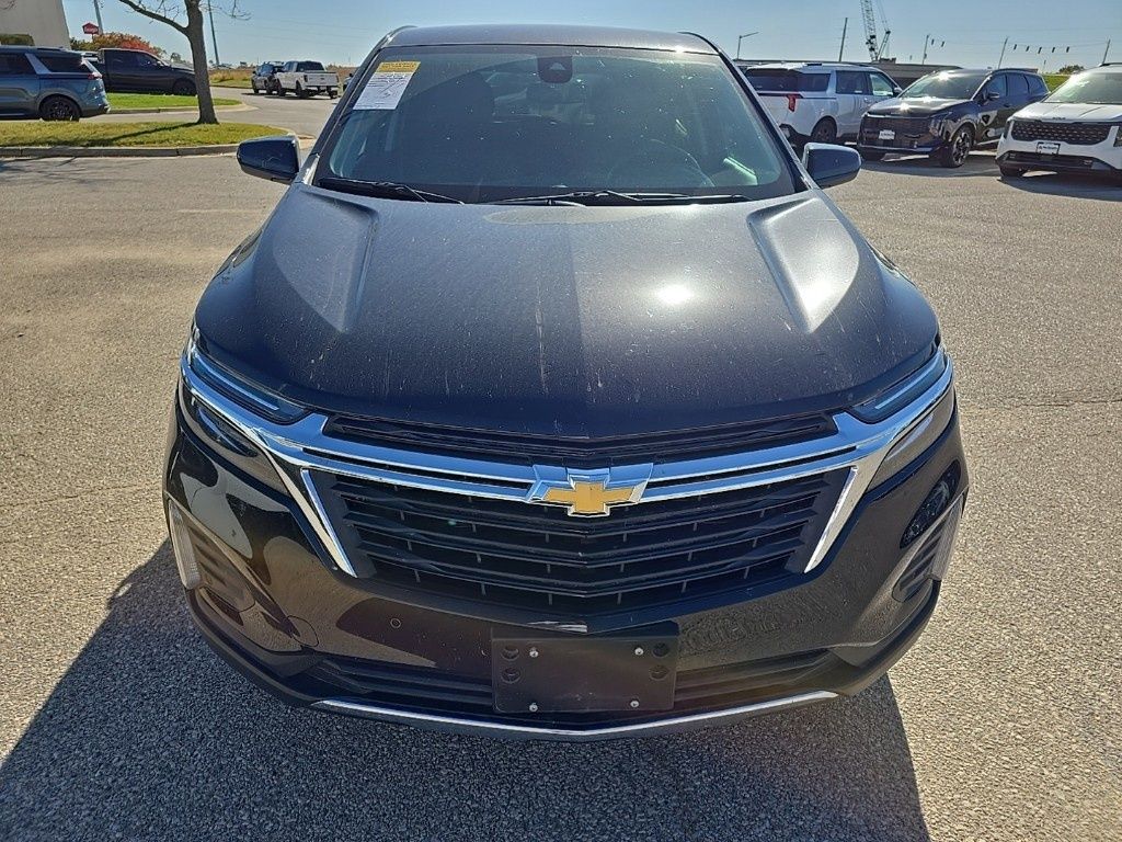 2024 Chevrolet Equinox LT photo 2
