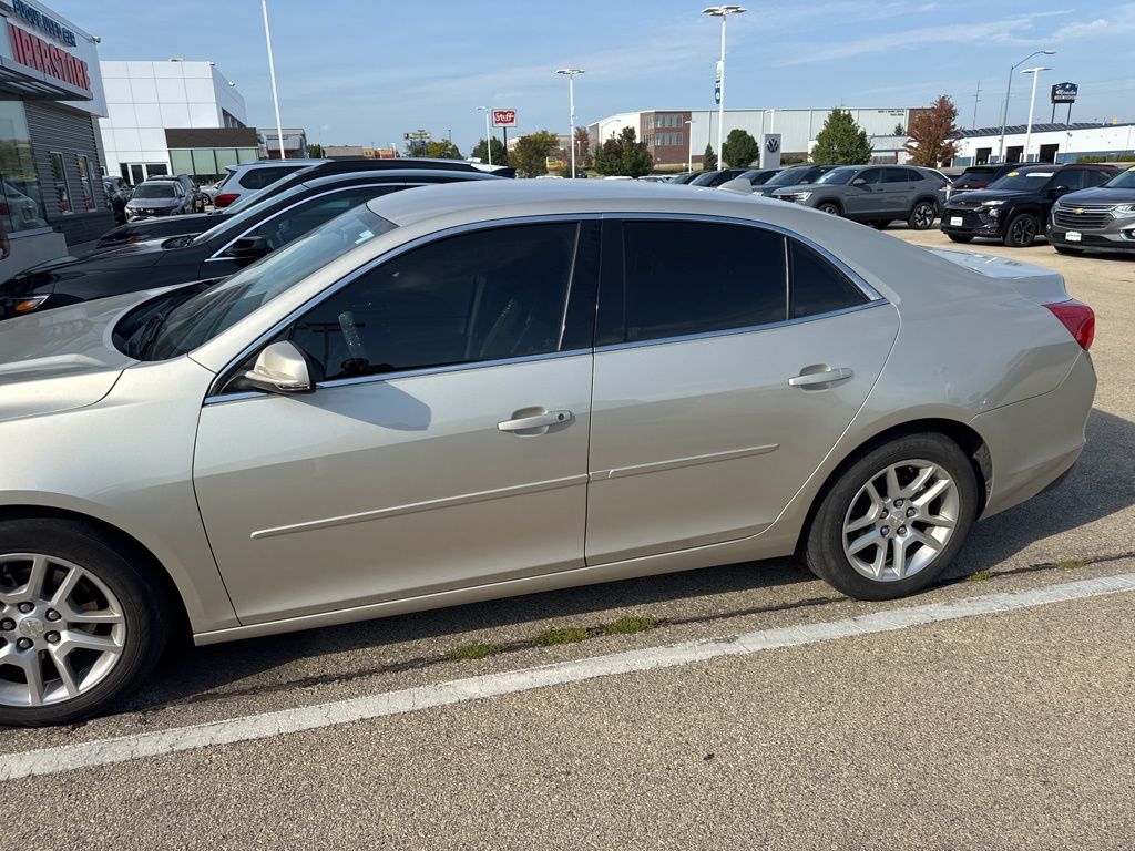2014 Chevrolet Malibu 1LT photo 2