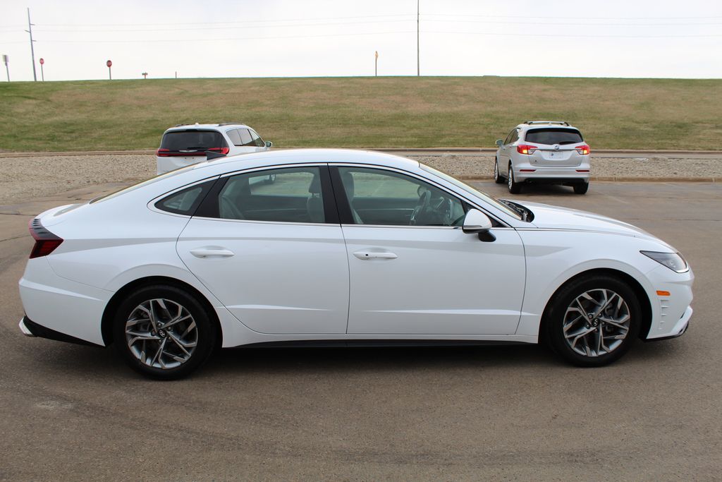 Used 2020 Hyundai Sonata SEL with VIN 5NPEL4JA2LH061790 for sale in Dubuque, IA