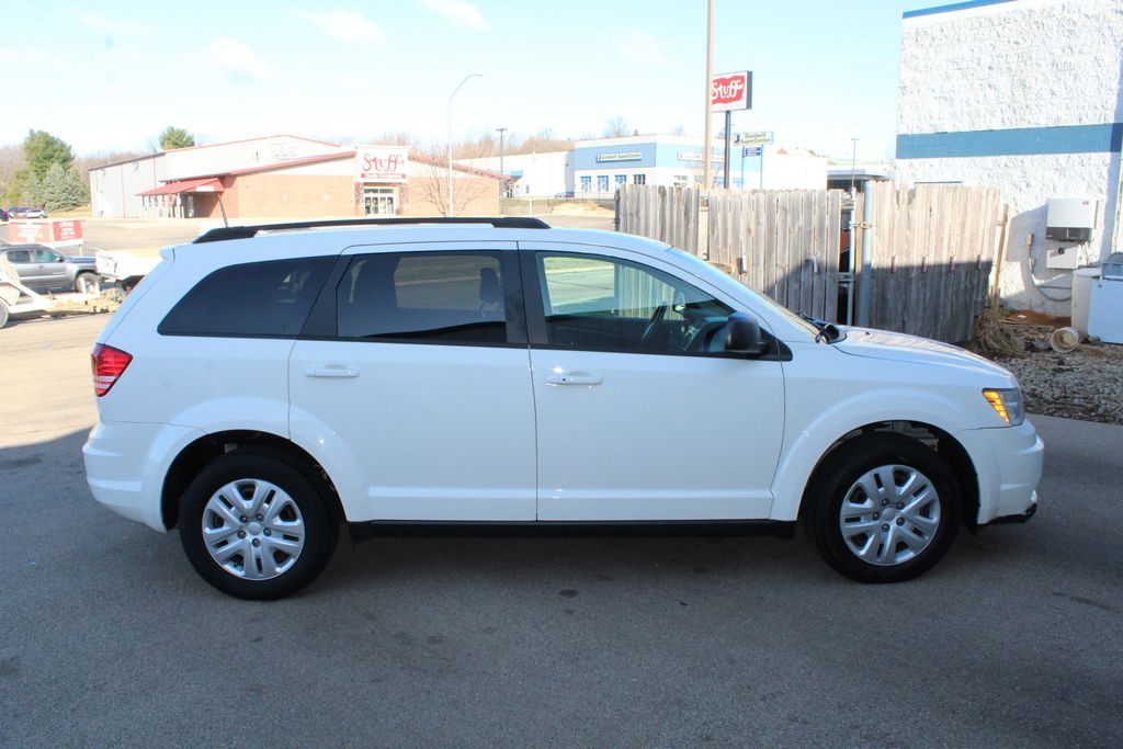 Used 2018 Dodge Journey SE with VIN 3C4PDCAB4JT535132 for sale in Dubuque, IA