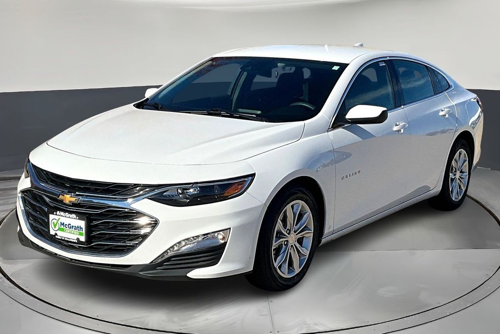 2024 Chevrolet Malibu 1LT photo 3