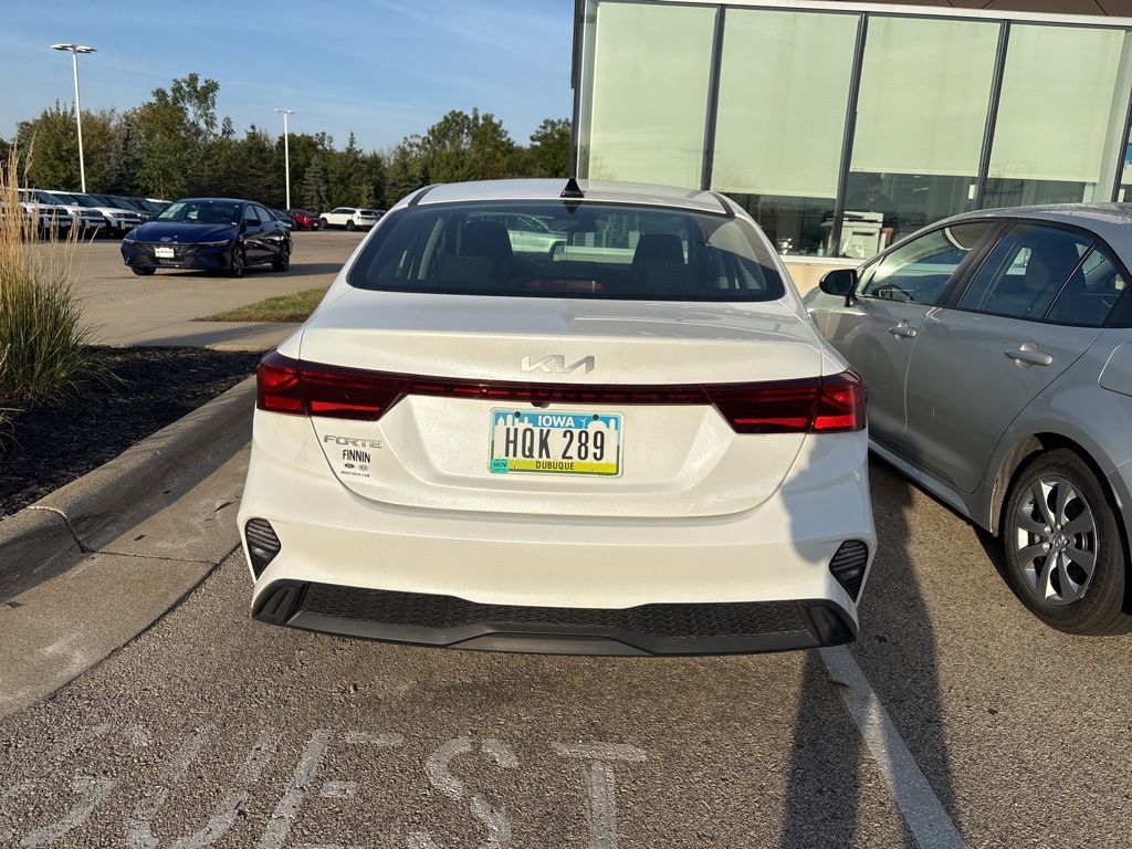 2022 Kia Forte LXS photo 4