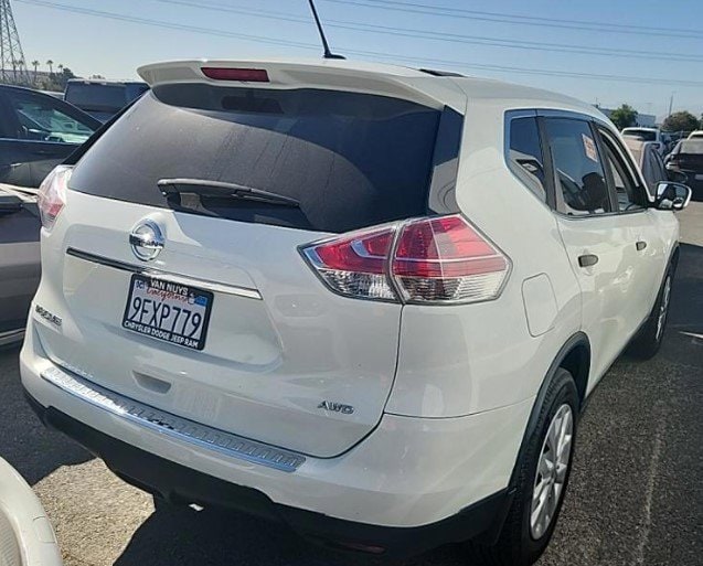 Used 2016 Nissan Rogue S with VIN 5N1AT2MMXGC881041 for sale in Dubuque, IA