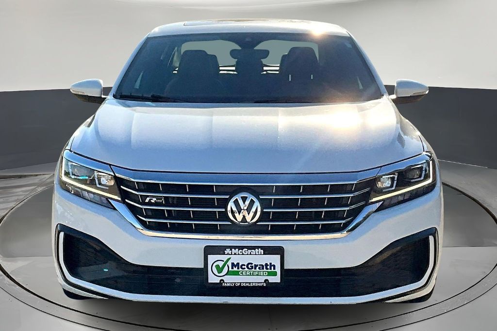 2021 Volkswagen Passat 2.0T R-Line photo 2