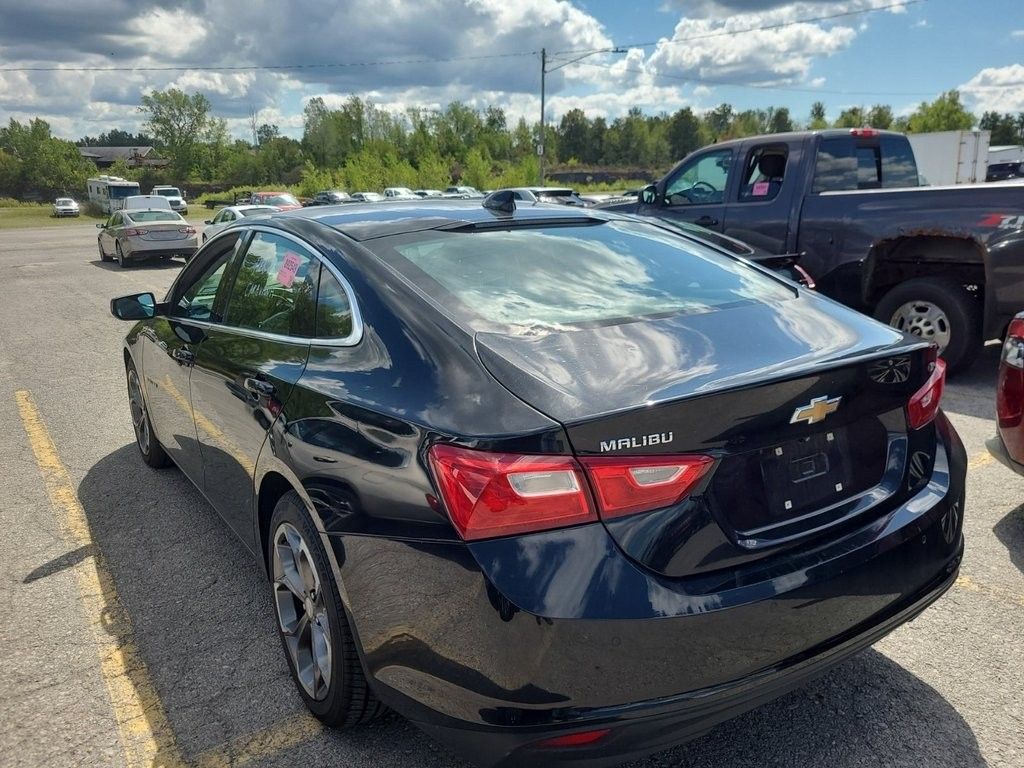 2023 Chevrolet Malibu 1LT photo 3