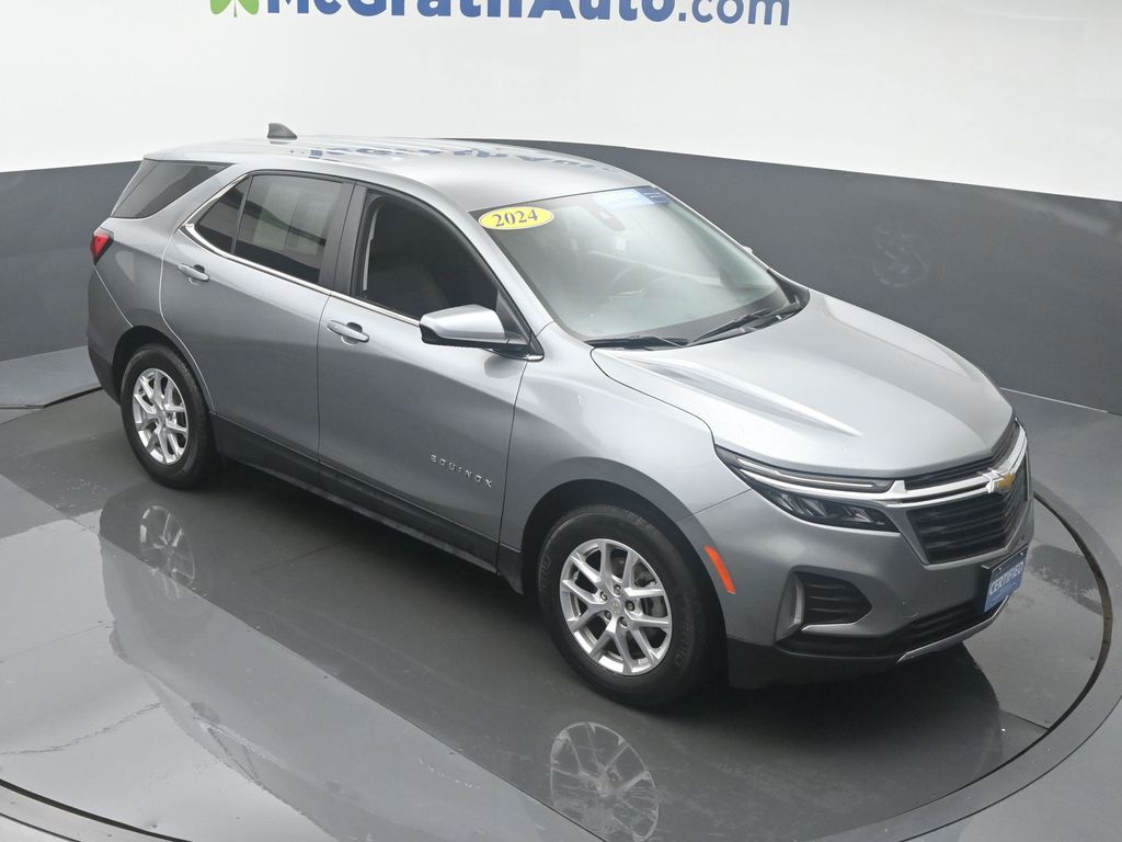 2024 Chevrolet Equinox LT photo 2