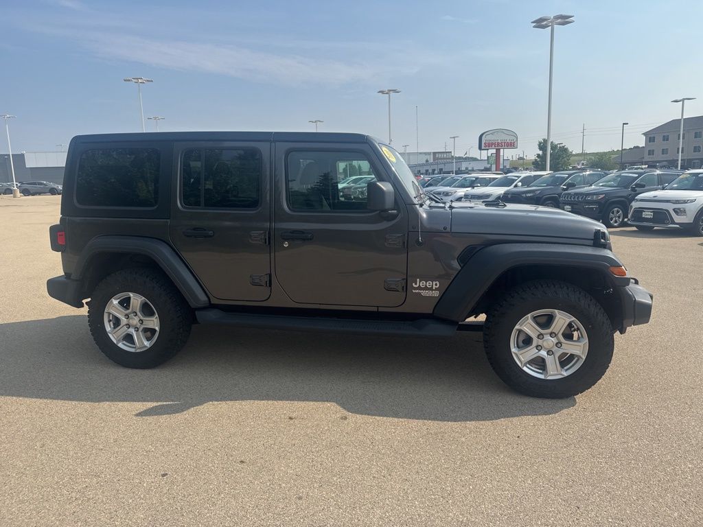 Used 2018 Jeep All-New Wrangler Unlimited Sport S with VIN 1C4HJXDN0JW332808 for sale in Dubuque, IA