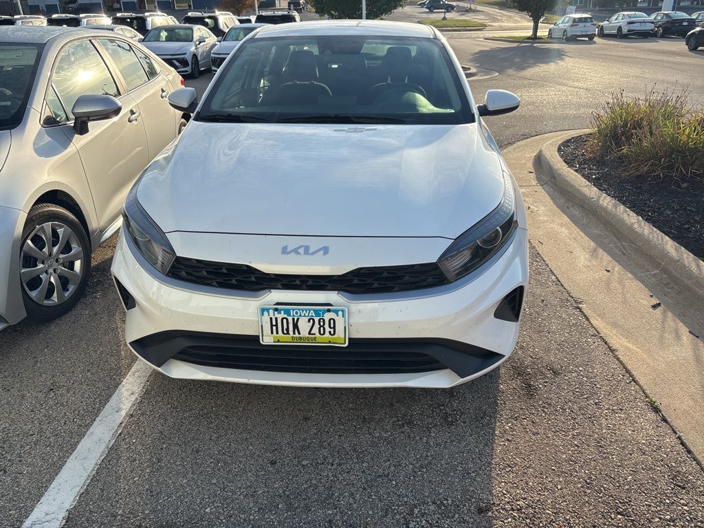 2022 Kia Forte LXS photo 2