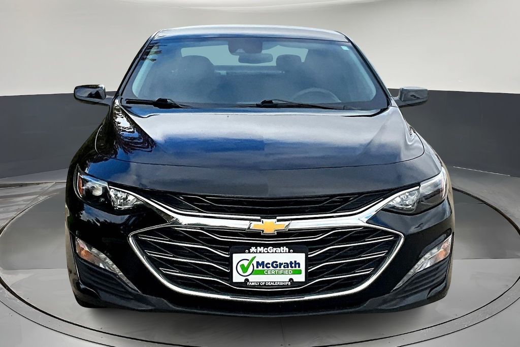 2024 Chevrolet Malibu 1LT photo 2