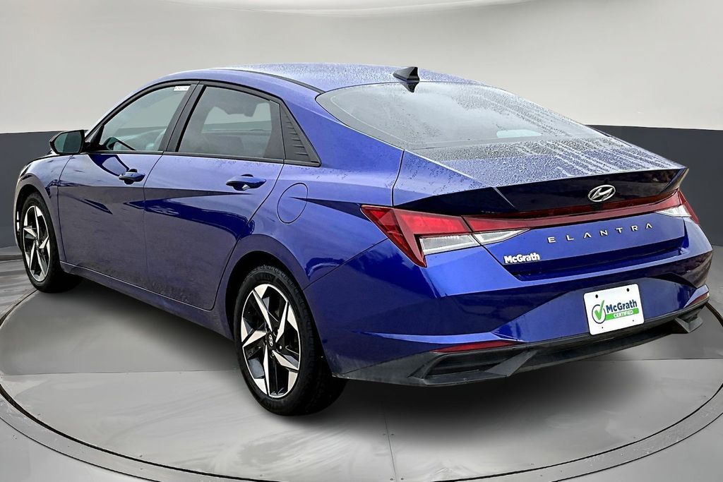 2023 Hyundai Elantra SEL photo 4