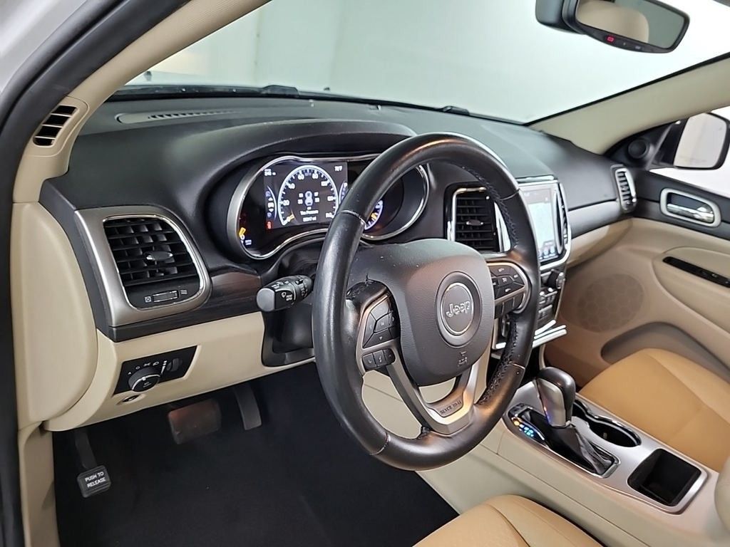 2022 Jeep Cherokee Laredo photo 2