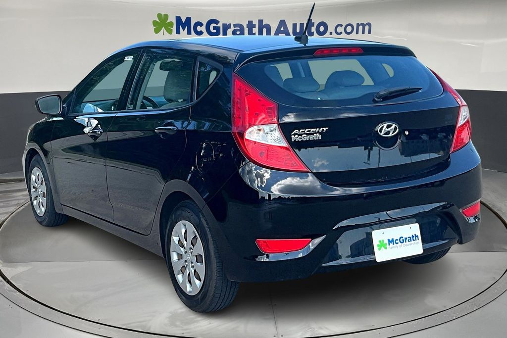 2017 Hyundai Accent SE photo 4
