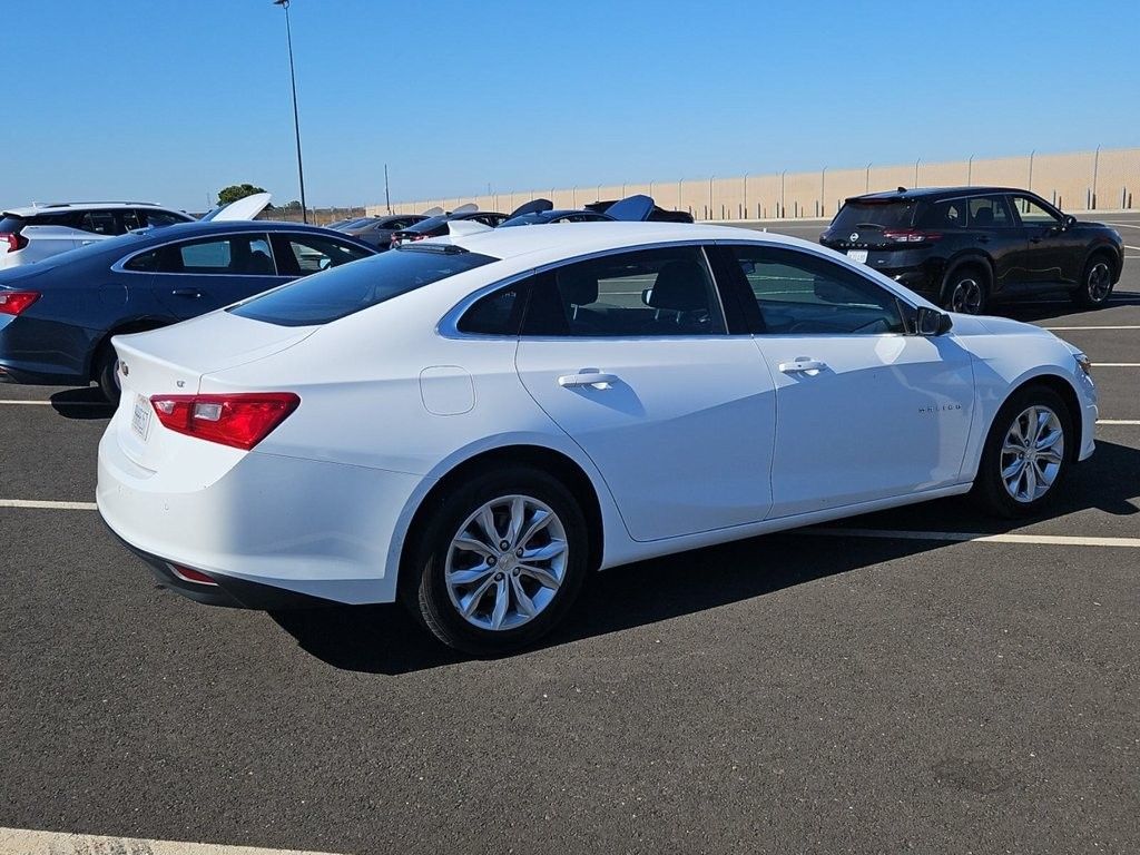 1G1ZD5ST2RF165311