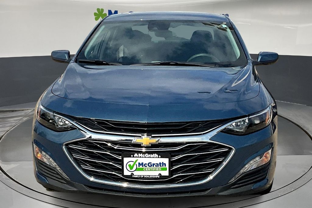 2024 Chevrolet Malibu 1LT photo 2