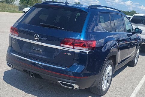 Used 2022 Volkswagen Atlas SE w/Tech with VIN 1V2HR2CA3NC551567 for sale in Dubuque, IA