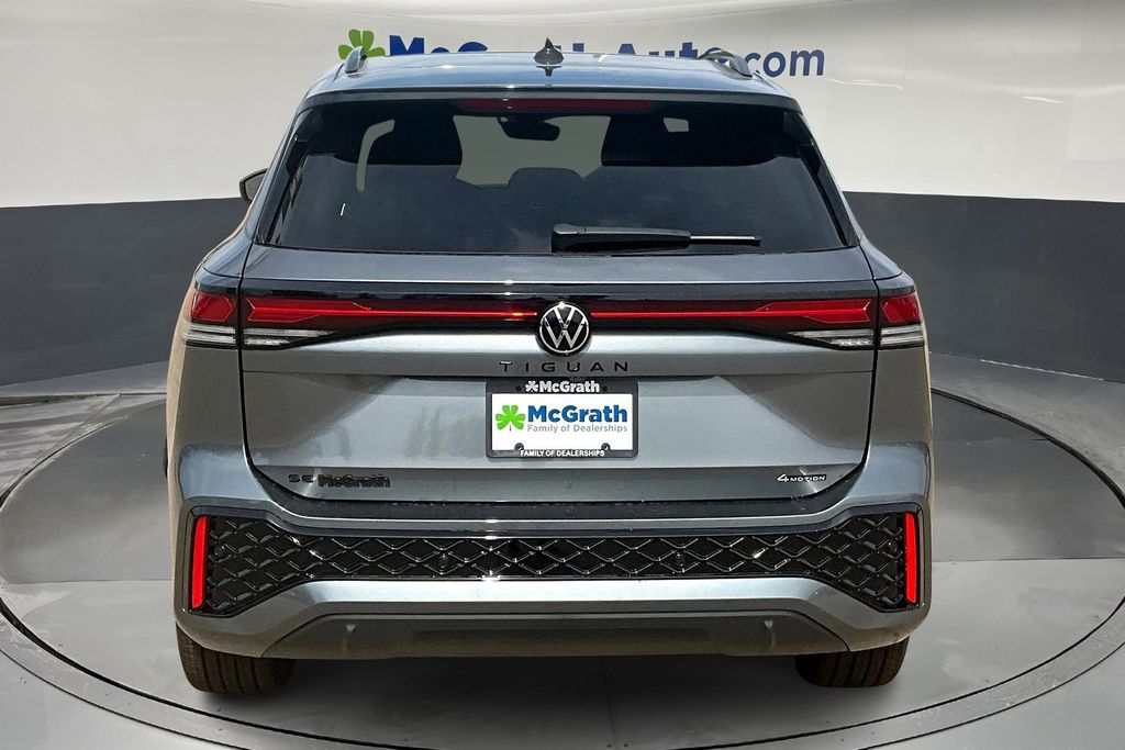 2025 Volkswagen Tiguan SE R-Line Black photo 4