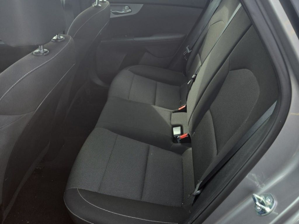 2024 Kia Forte LXS photo 4