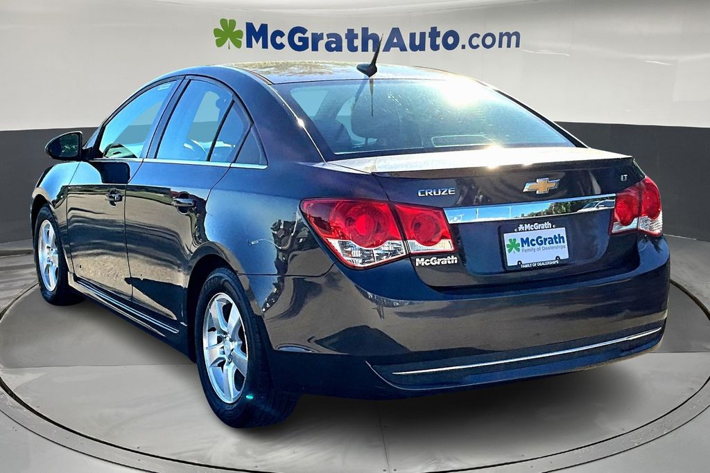 2014 Chevrolet Cruze photo 2