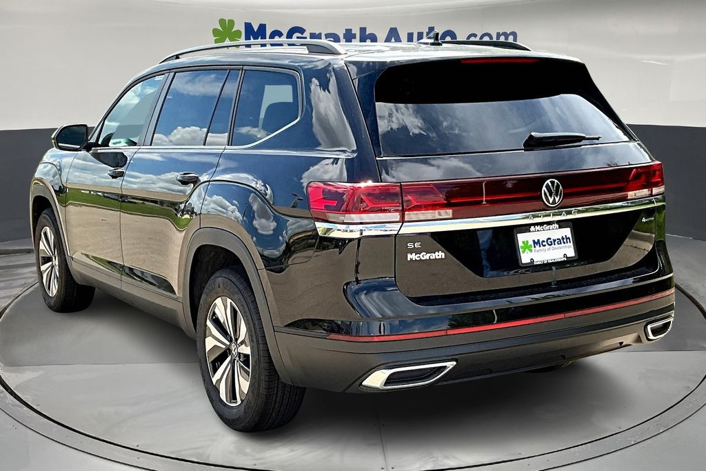 2025 Volkswagen Atlas SE photo 3