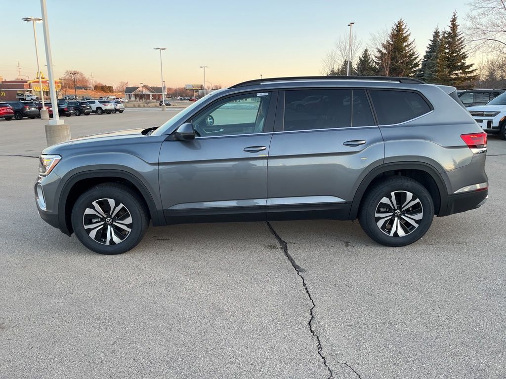2025 Volkswagen Atlas SE photo 4