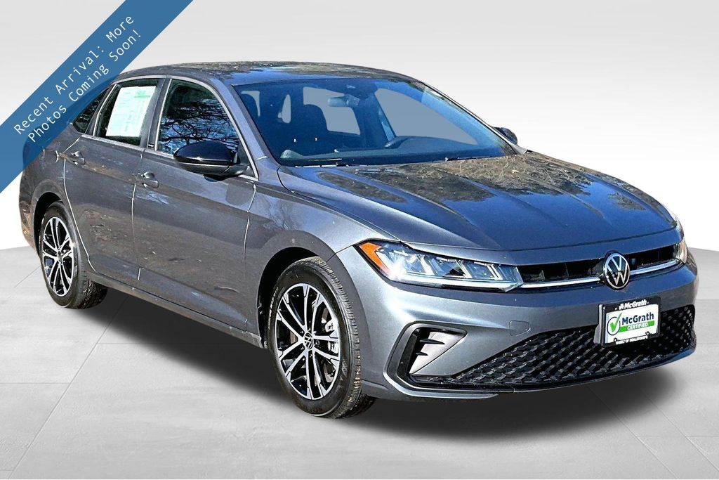 2025 Volkswagen Jetta Sport's photo