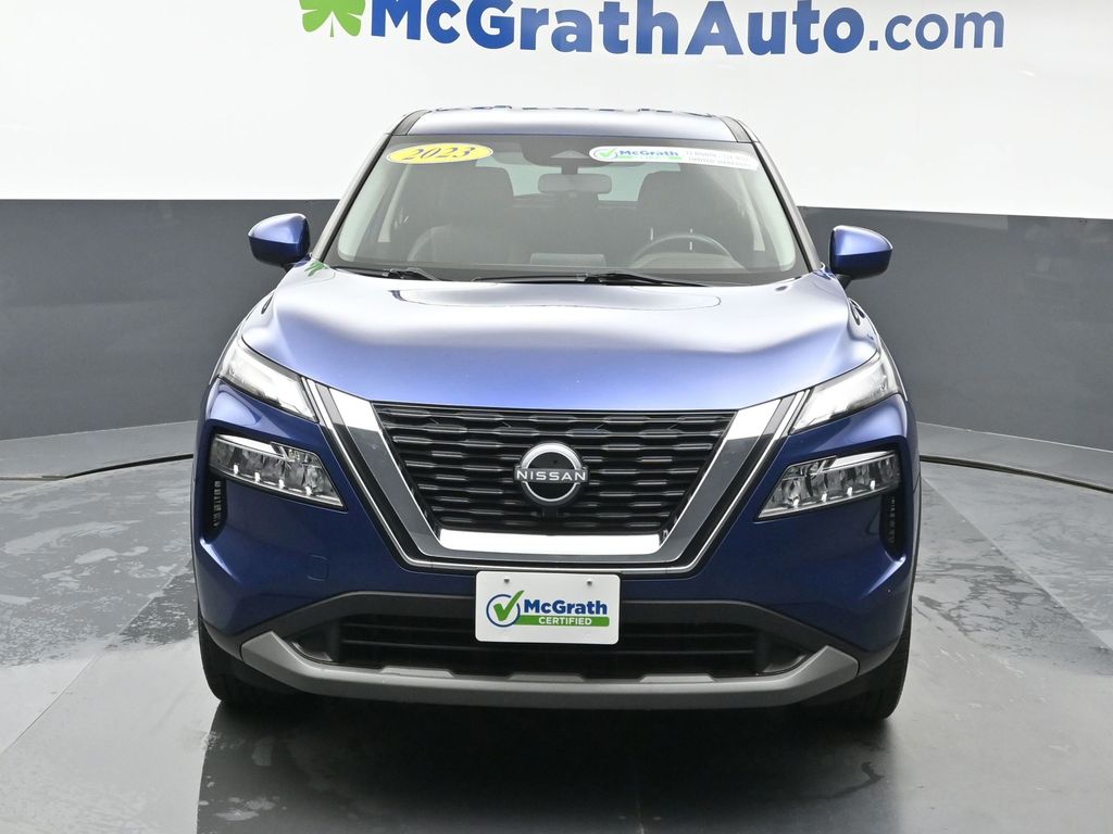 2023 Nissan Rogue SV photo 3