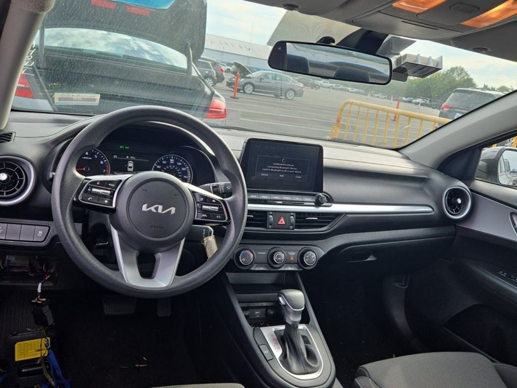 2024 Kia Forte LXS photo 3