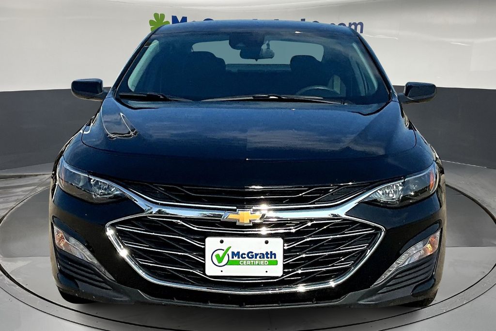 2024 Chevrolet Malibu 1LT photo 2