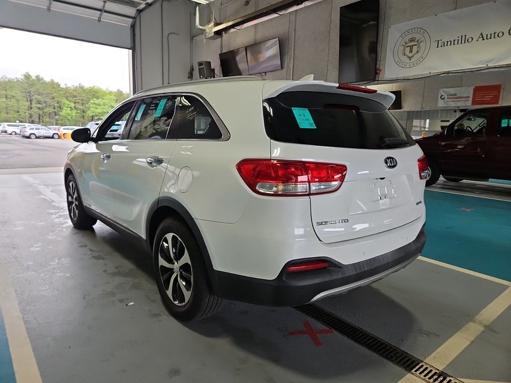 Used 2016 Kia Sorento EX with VIN 5XYPHDA59GG150444 for sale in Dubuque, IA