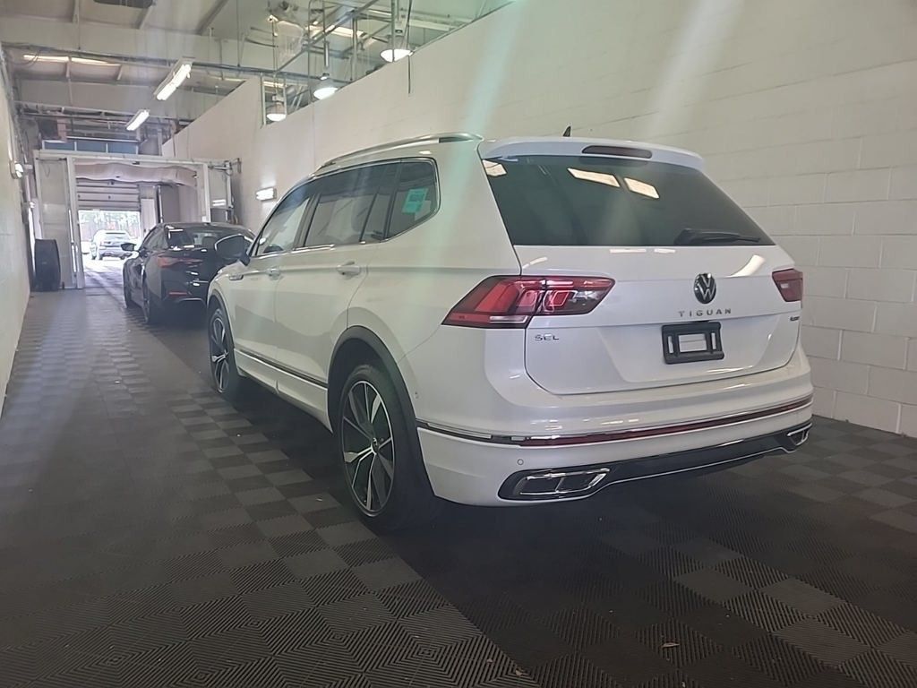 2024 Volkswagen Tiguan SEL R-Line Black photo 3