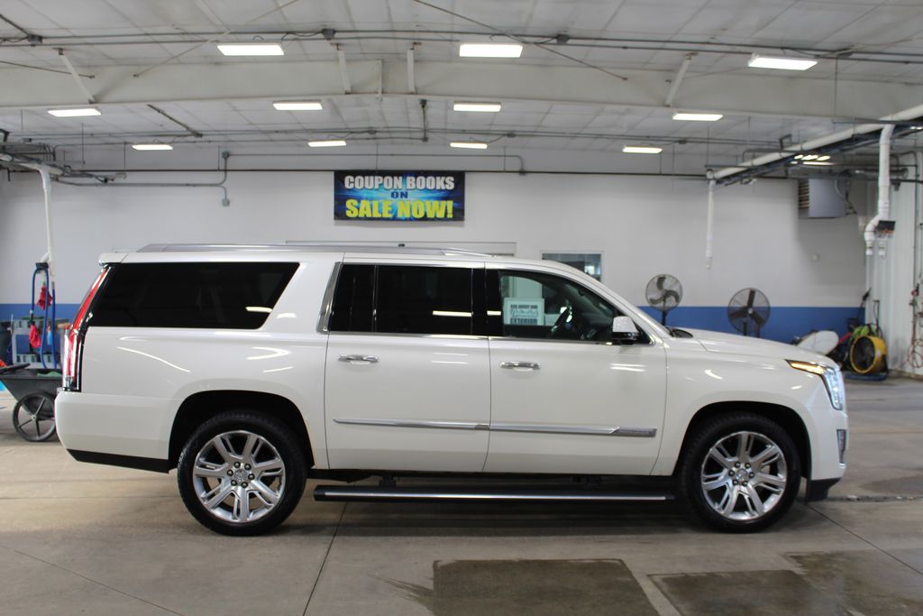Used 2015 Cadillac Escalade ESV Premium with VIN 1GYS4JKJ0FR228894 for sale in Dubuque, IA