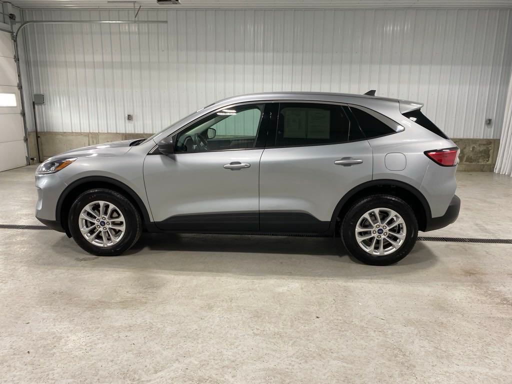 Used 2022 Ford Escape SE with VIN 1FMCU9G67NUB40736 for sale in Alpena, MI