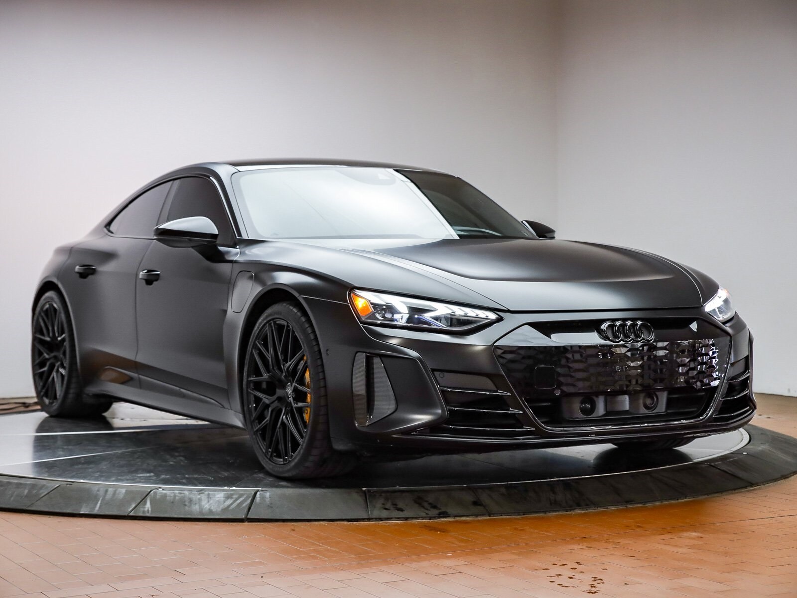 2022 Audi RS e-tron GT Base photo 3