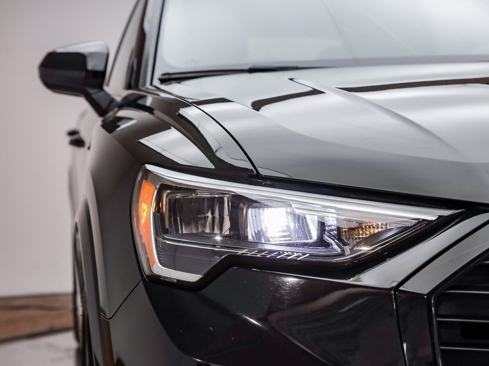 2022 Audi Q3 S line Premium photo 3