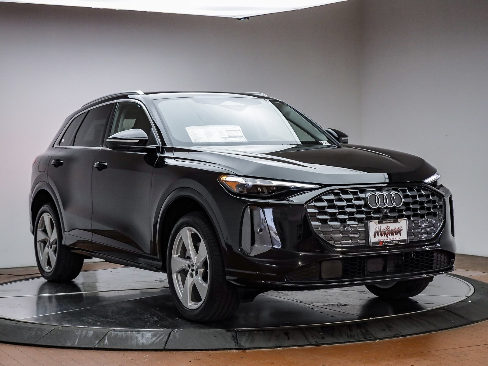 2025 Audi Q5 2.0T Premium Plus photo 2