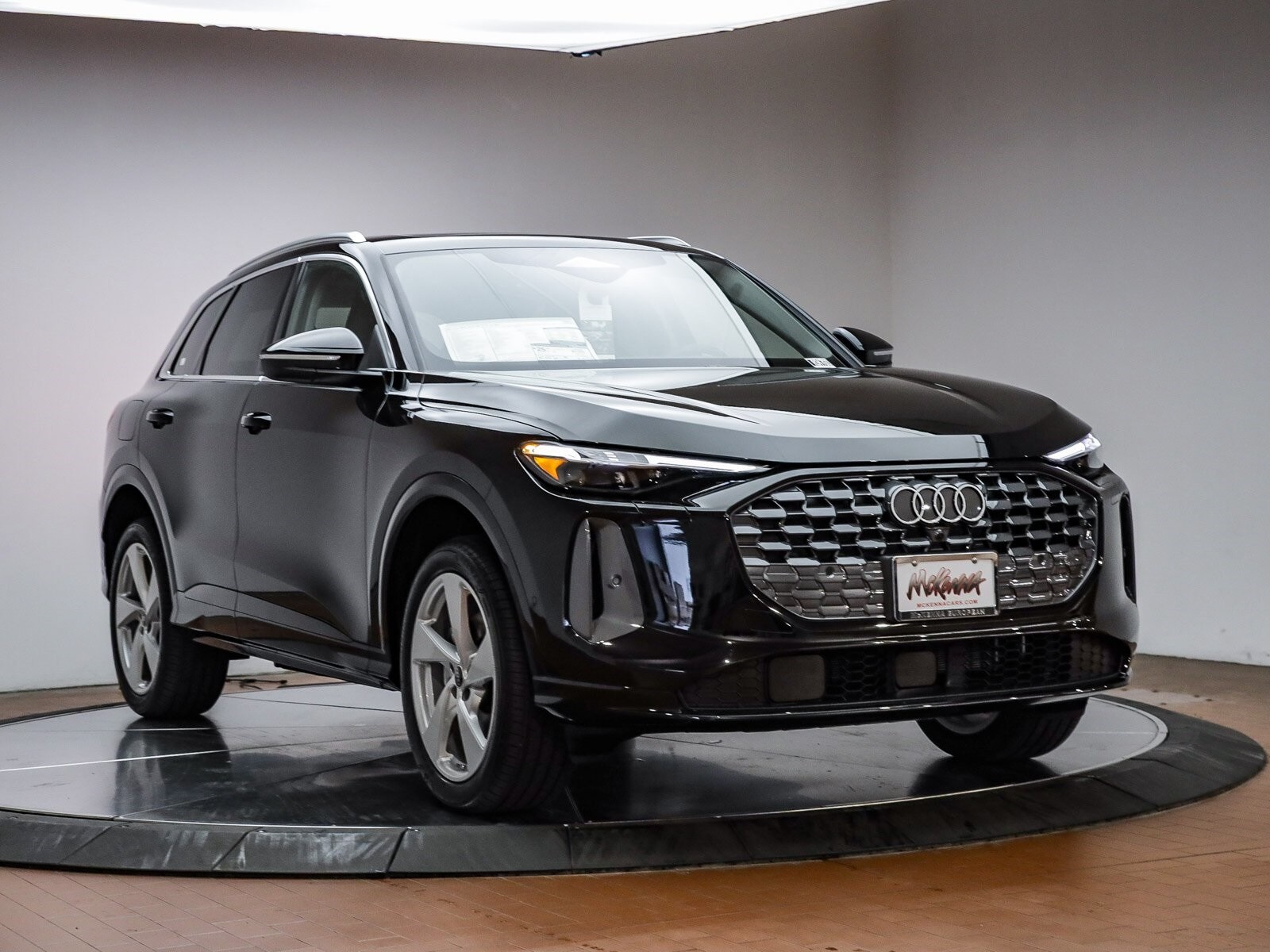 2025 Audi Q5 2.0T Premium Plus photo 2