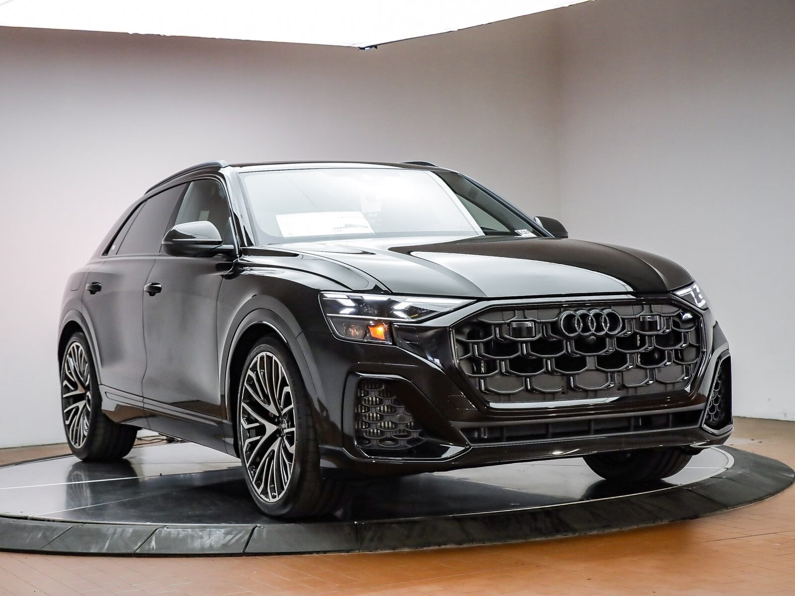 2025 Audi SQ8 Prestige photo 3