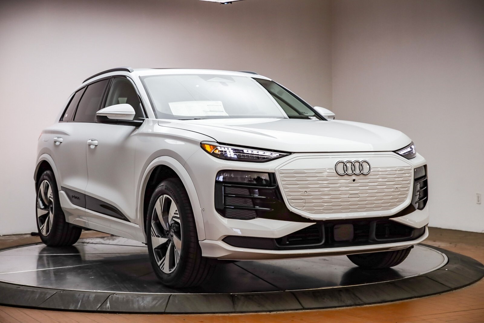 2025 Audi Q6 E-tron Premium Plus photo 3