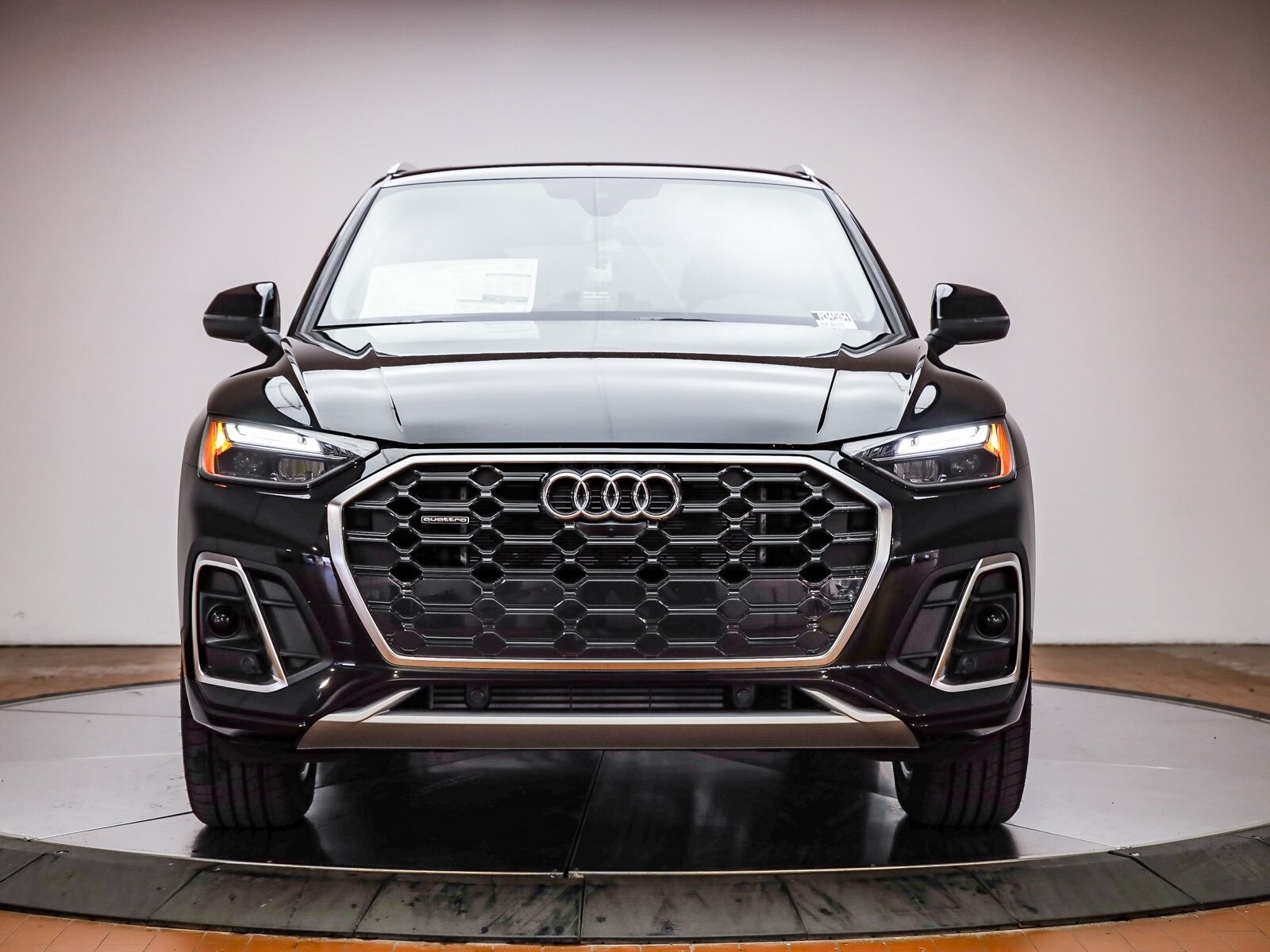 2025 Audi Q5 55 S line Premium Plus photo 2