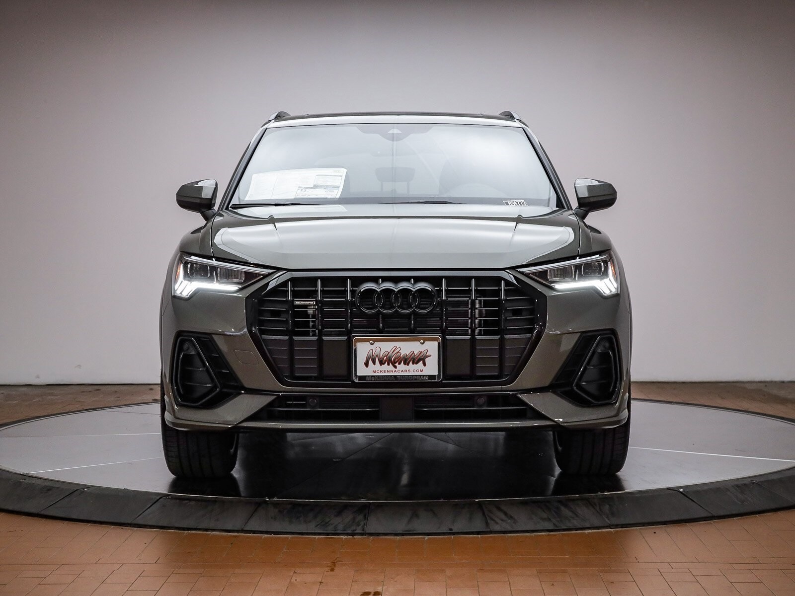 2025 Audi Q3 45 TFSI S line Premium photo 2