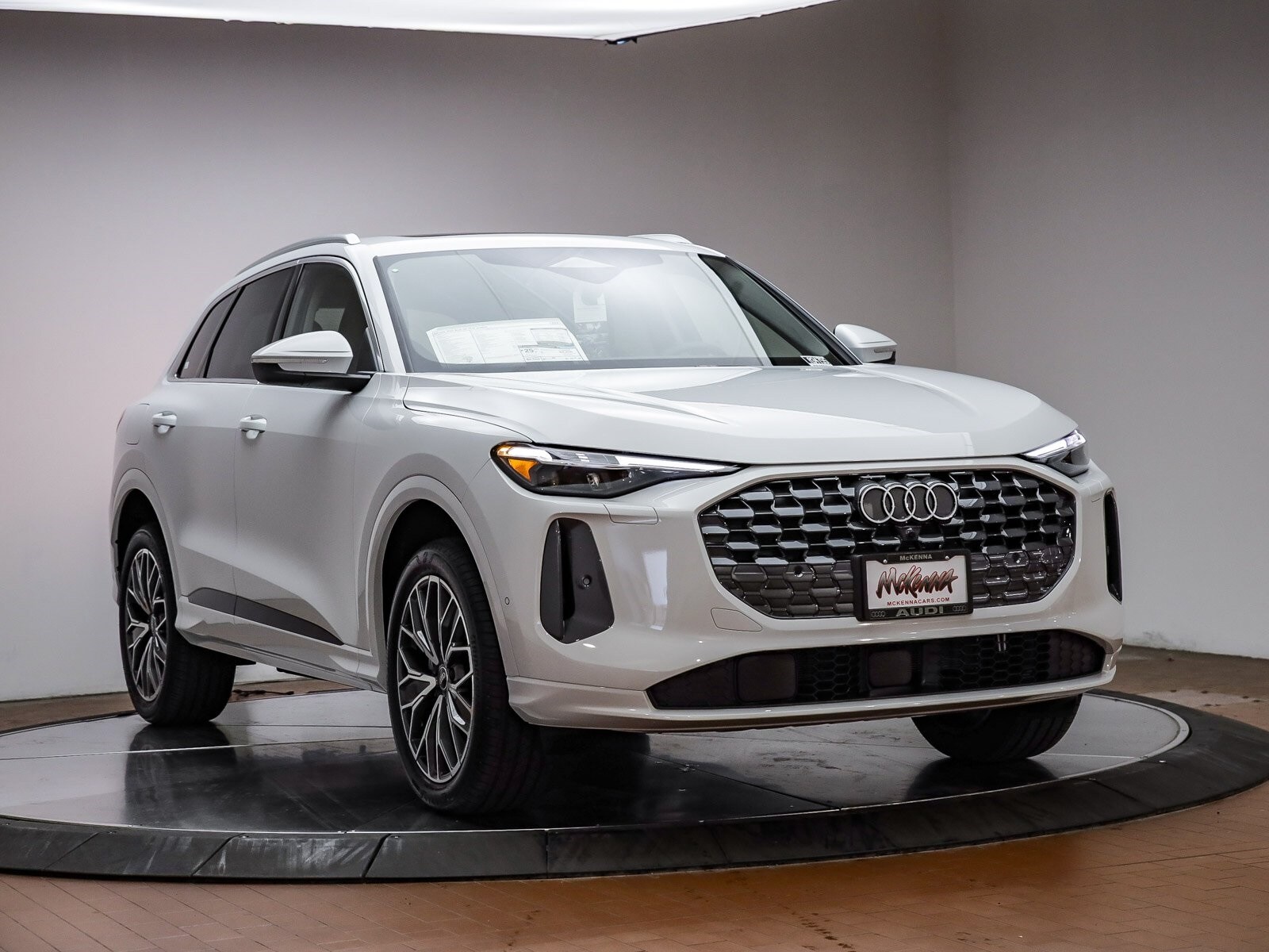 2025 Audi Q5 2.0T Premium Plus photo 2