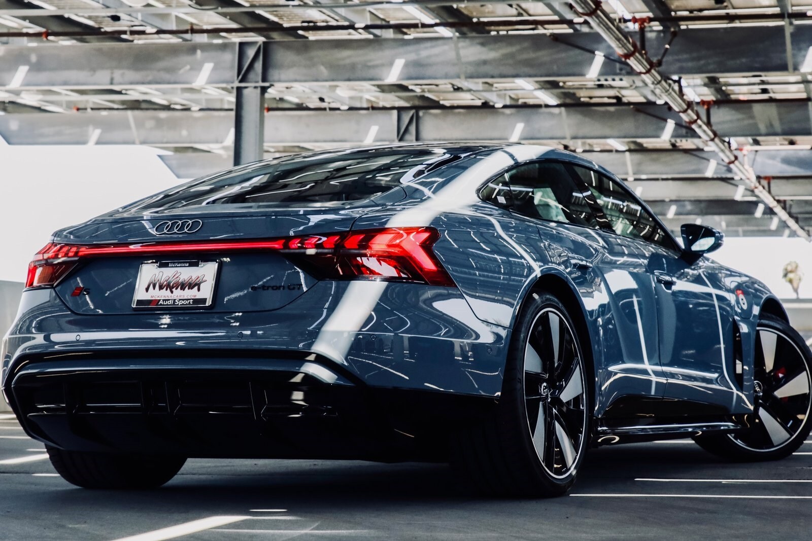 2025 Audi e-tron GT Premium Plus photo 2