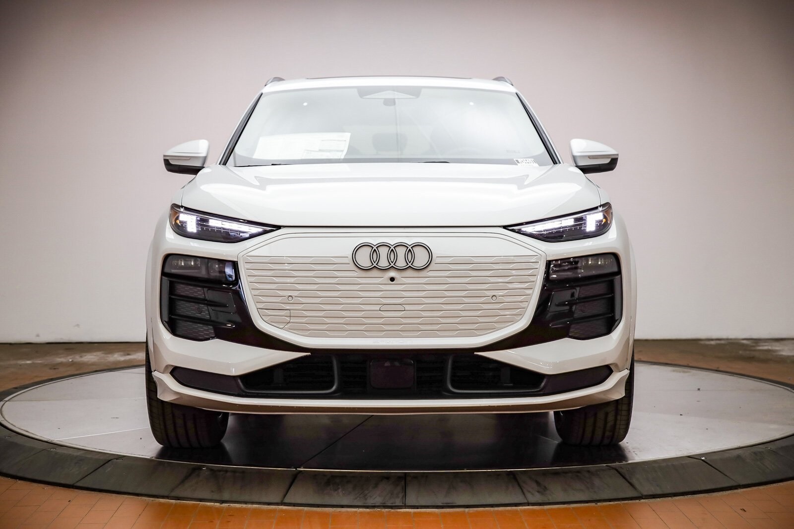 2025 Audi Q6 E-tron Premium Plus photo 2